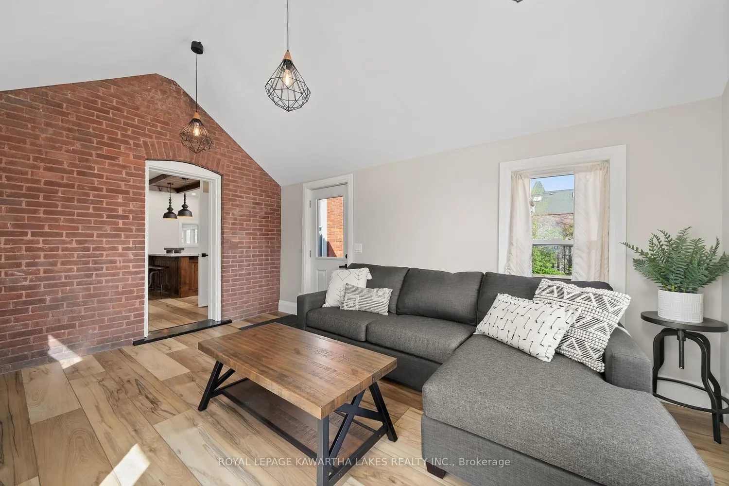 Additional image 11 of 45 Oak Street