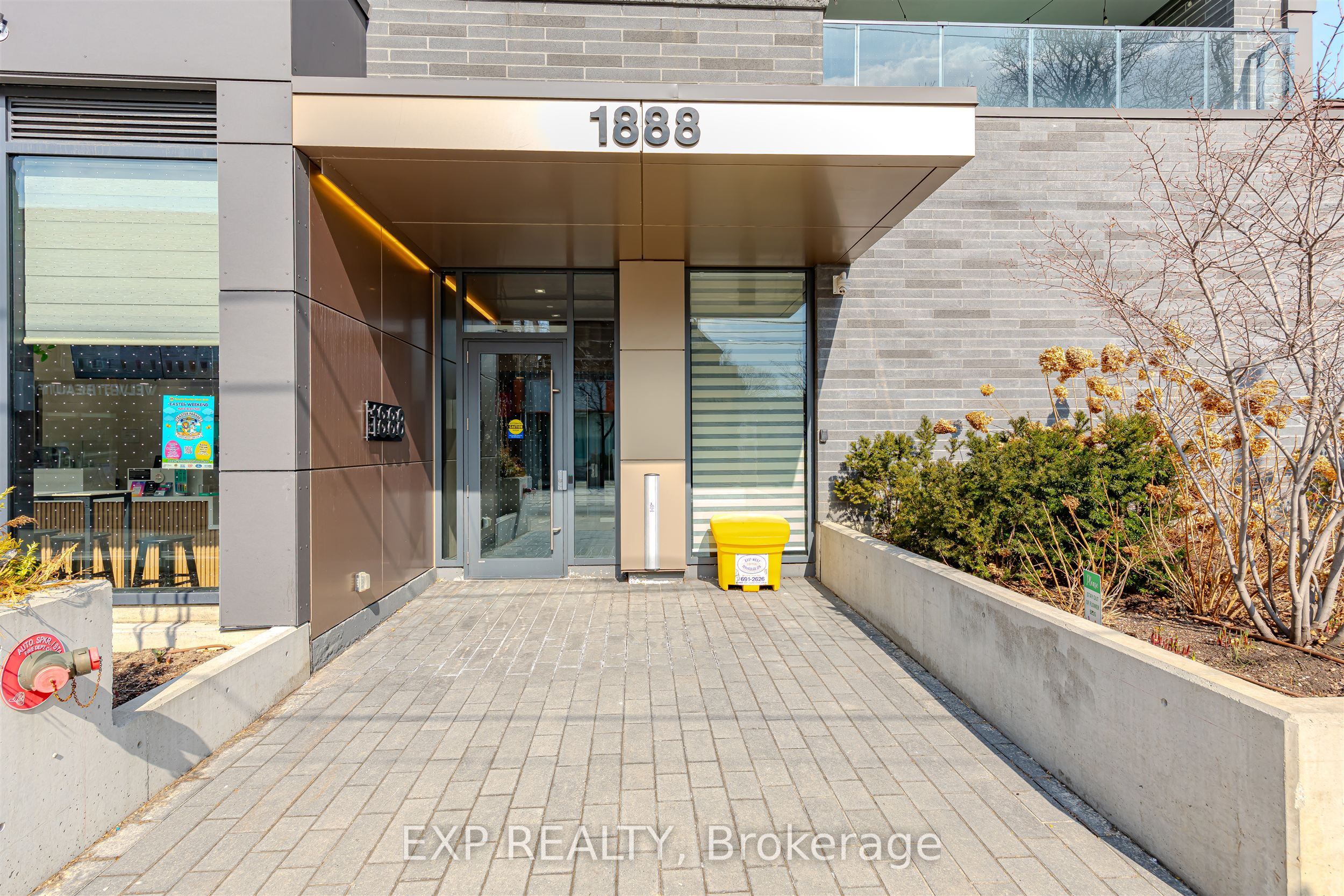 Additional image 4 of 403-1888 Queen Street E, Toronto, ON, M4L 1H3