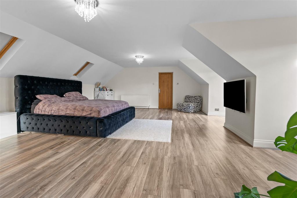Additional image 26 of 6 bed detached house for salePark Drive, Hartlepool TS26