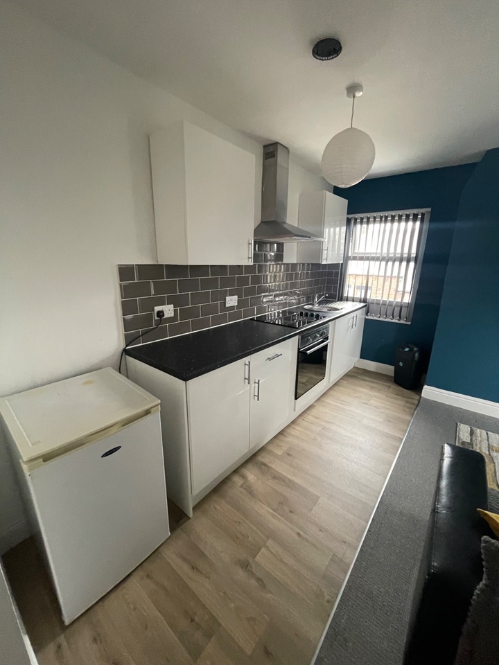 Studio Flat, Conference Road, LS12, N1 7GU