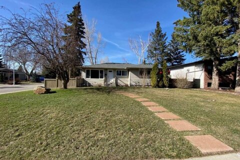 Additional image 8 of 79 Hillary Crescent SW, Calgary, AB, T2V 5J3
