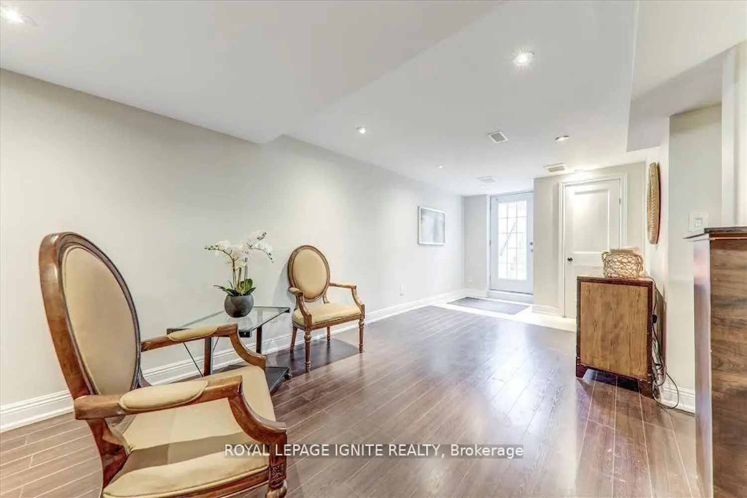 Additional image 14 of 26 Halfmoon Square