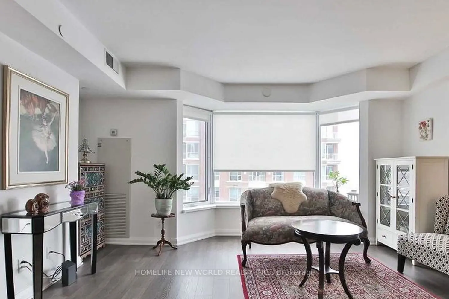 Additional image 4 of 155 Yorkville Avenue 2313
