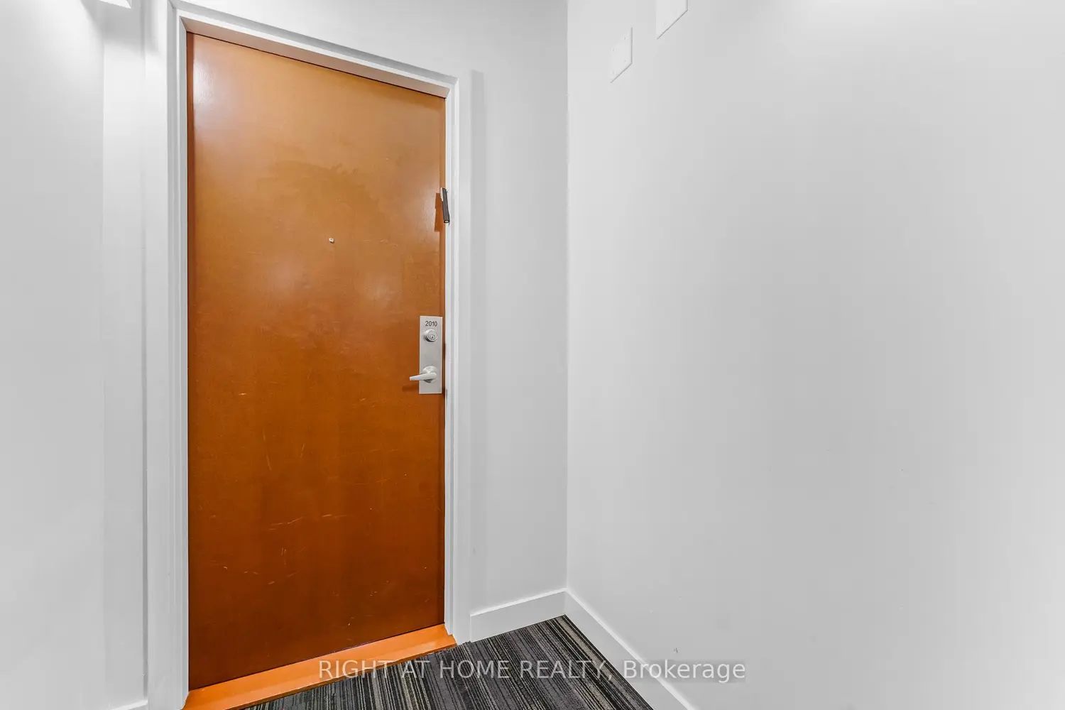 324 Laurier Avenue 2010 photo 4