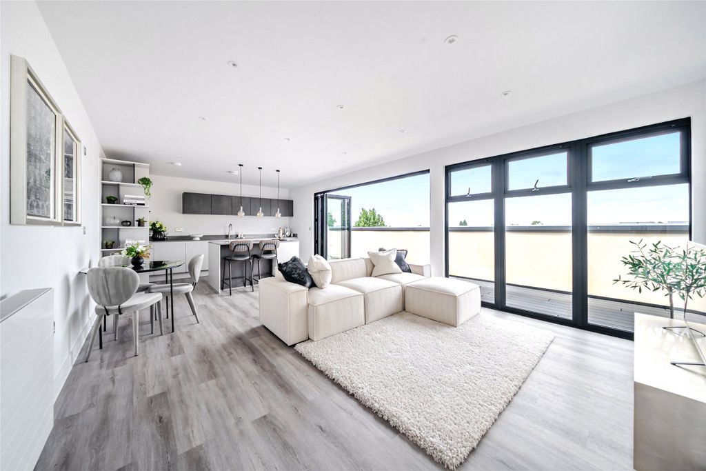 2 bed flat for saleLast Penthouse Remaining, 109 - 111 Bath Road, Cheltenham, Gloucestershire GL53 photo 2