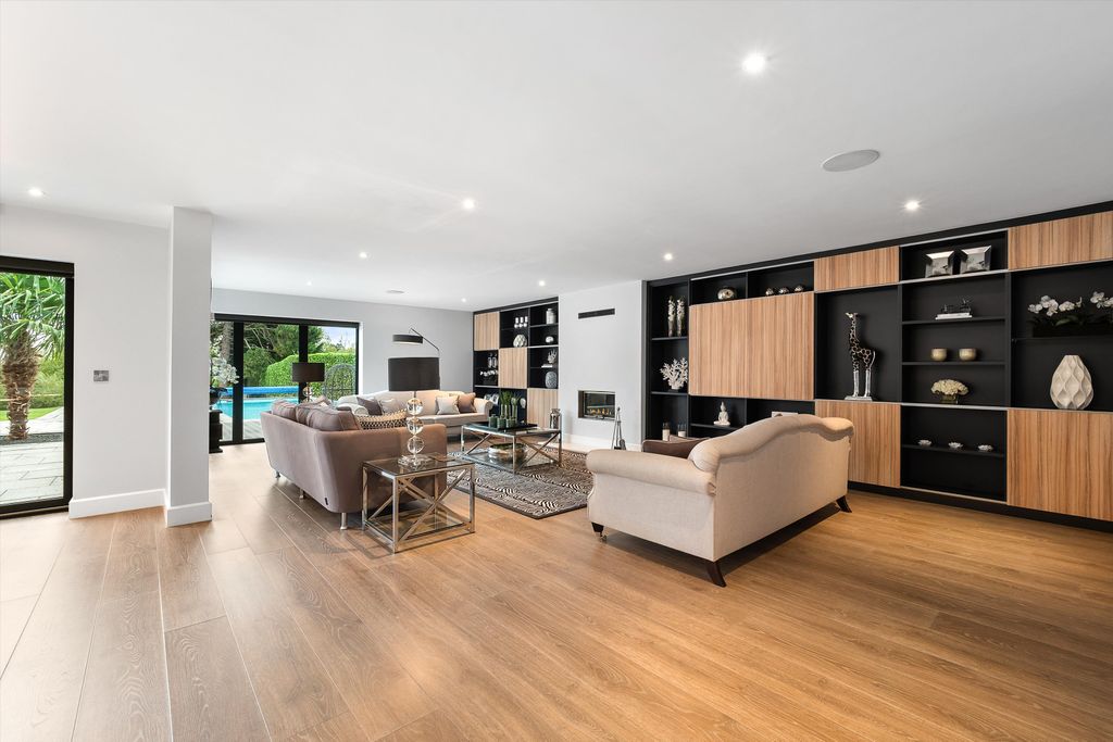 Additional image 7 of 5 bed detached house for saleAvonbank Drive, Stratford-Upon-Avon, Warwickshire CV37