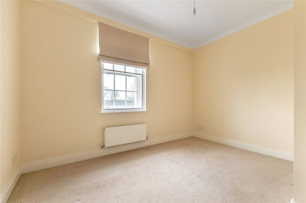 Additional image 8 of 2 bed flat for salePeninsula Square, Winchester, Hampshire SO23