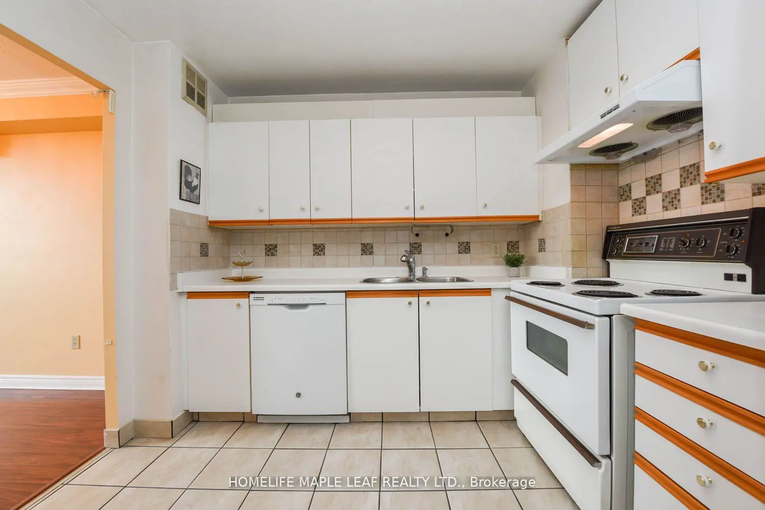Additional image 5 of 3559 Eglinton Avenue 402