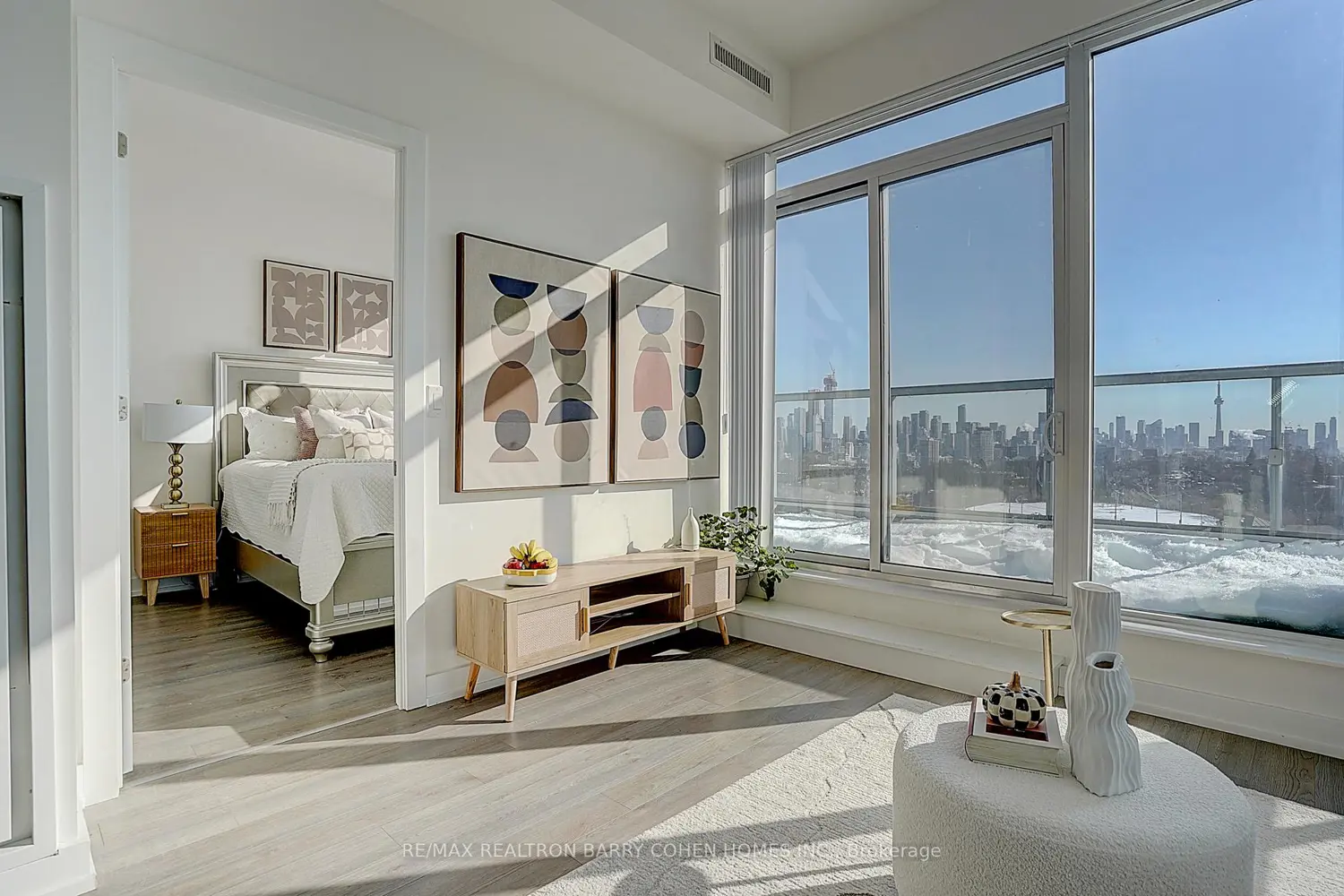 Additional image 8 of 6 Parkwood Avenue 806