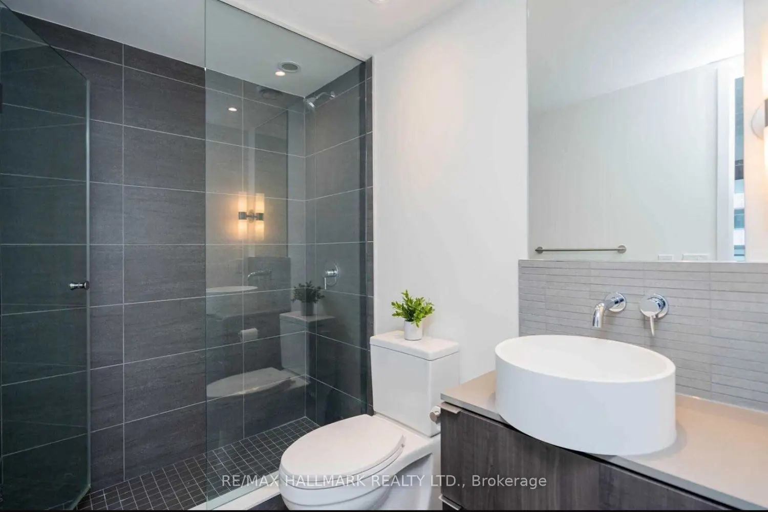 Additional image 10 of 161 Roehampton Avenue 1107