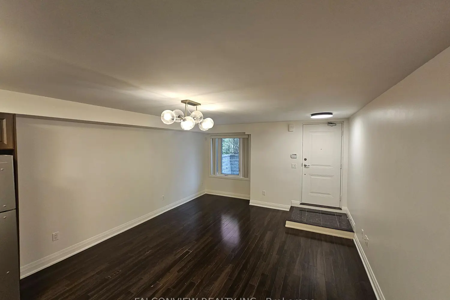 318 John Street 125 photo 5