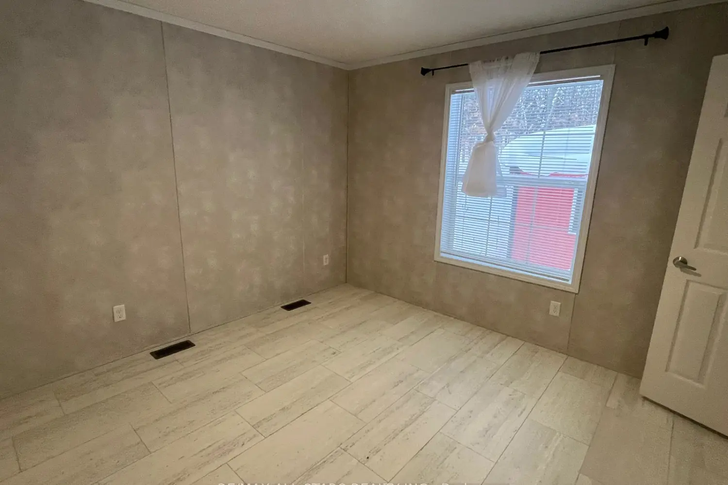 Additional image 16 of 2406 South Portage Road