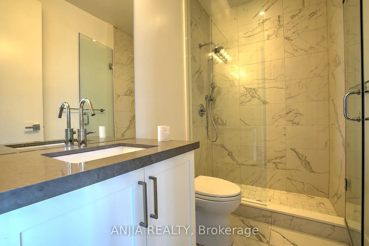 Additional image 13 of 29 Queens Quay Ph1209