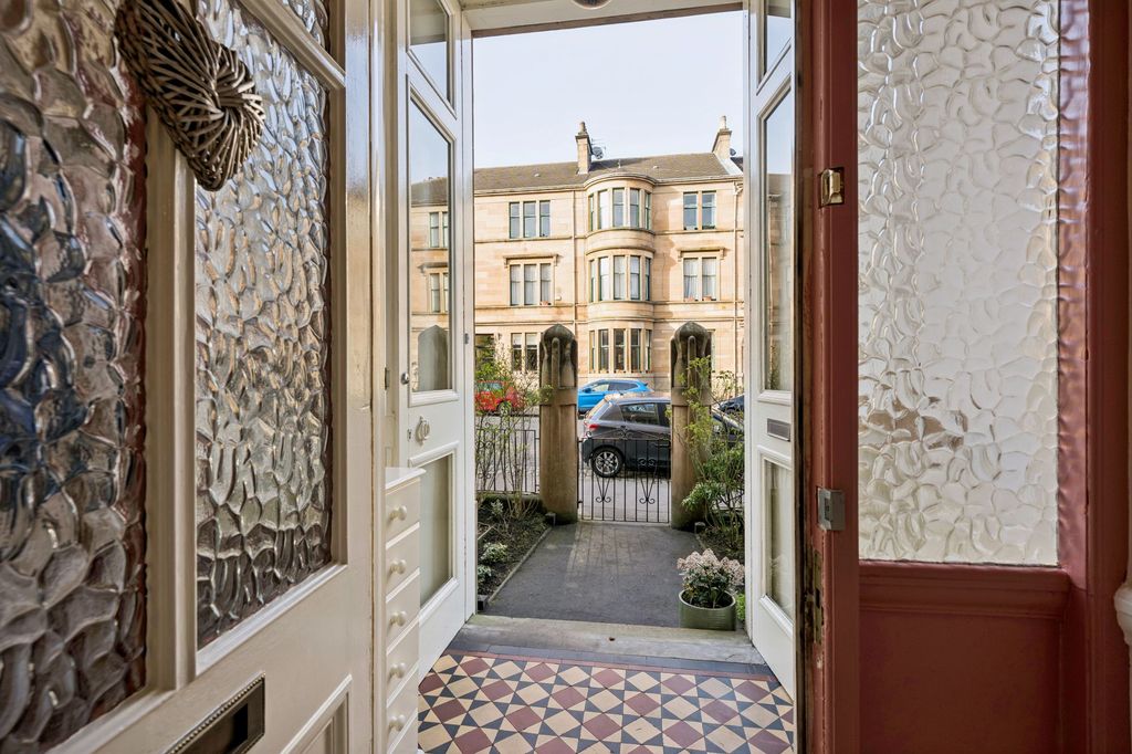 Additional image 22 of 3 bed flat for sale31 Glencairn Drive, Main Door, Pollokshields, Glasgow G41