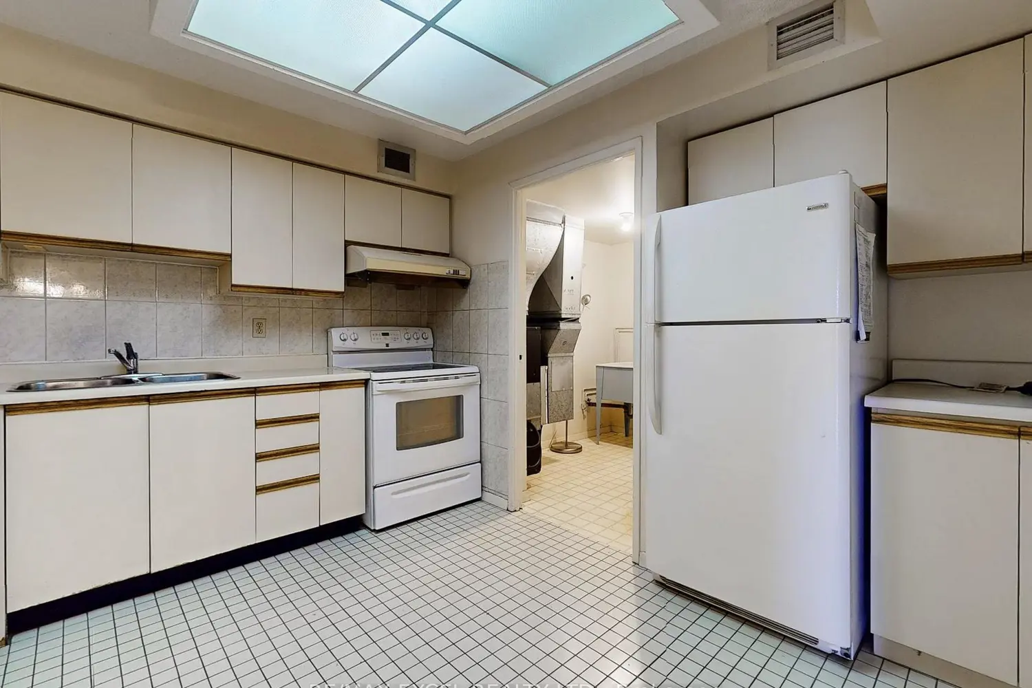Additional image 4 of 188 Spadina Avenue 406