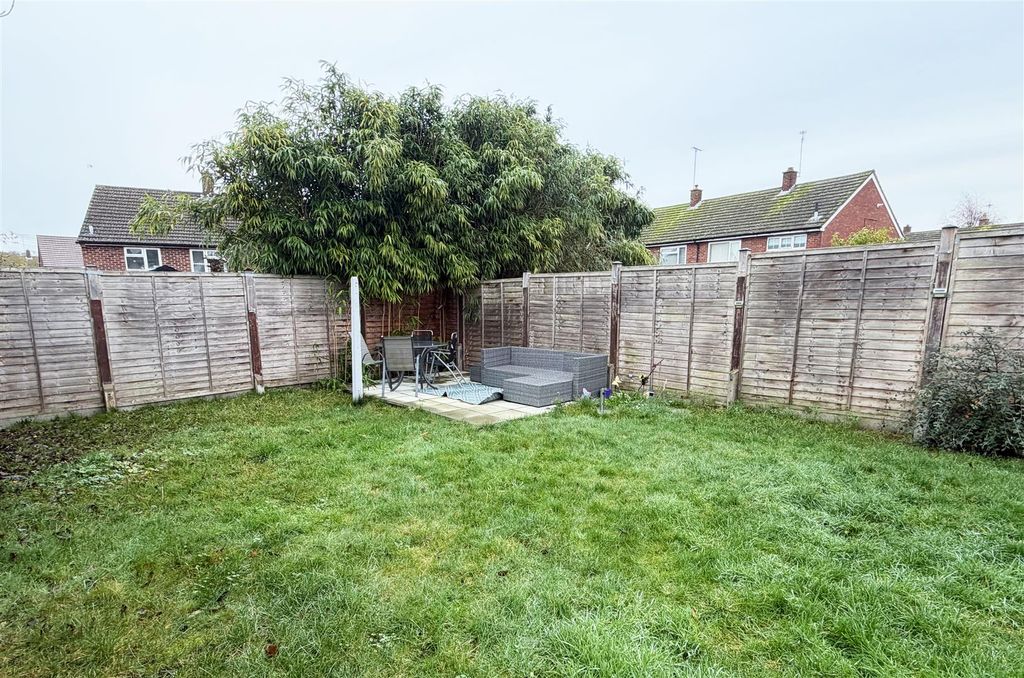 Additional image 13 of 3 bed semi-detached house for saleWindsor Court Road, Chobham, Woking GU24