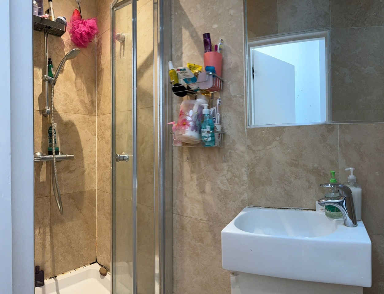 Additional image 3 of Room in a Shared Flat, Upper Street, N1, N1 7GU
