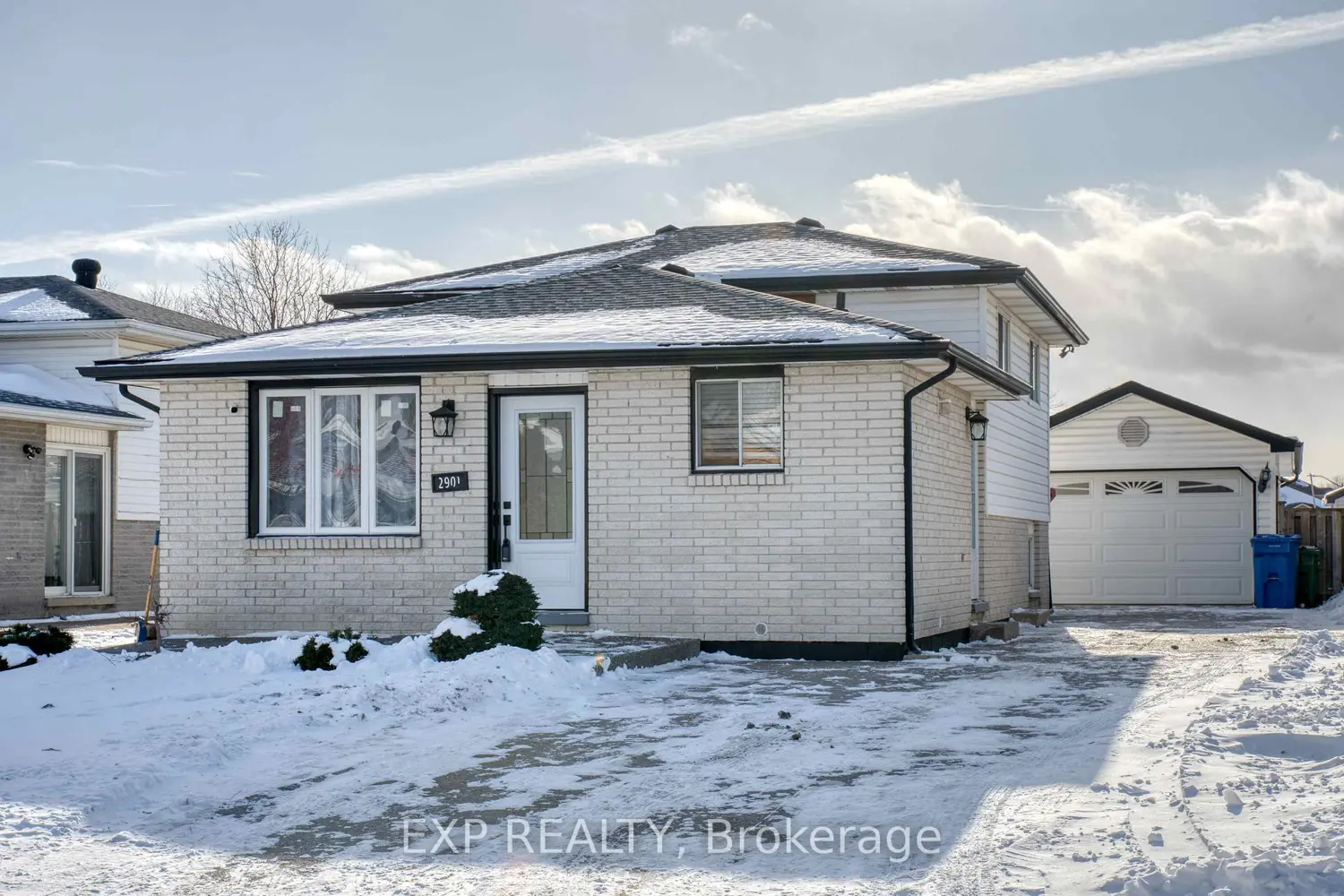 Primary image of 2901 Robillard Crescent