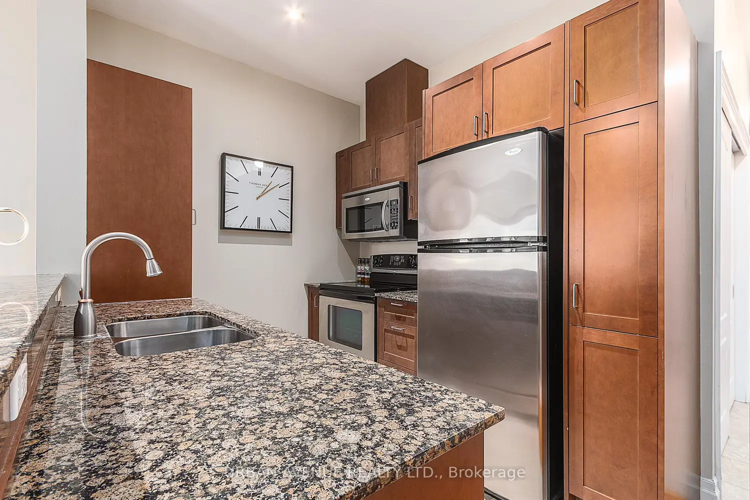 Additional image 6 of 44 Bond Street 707