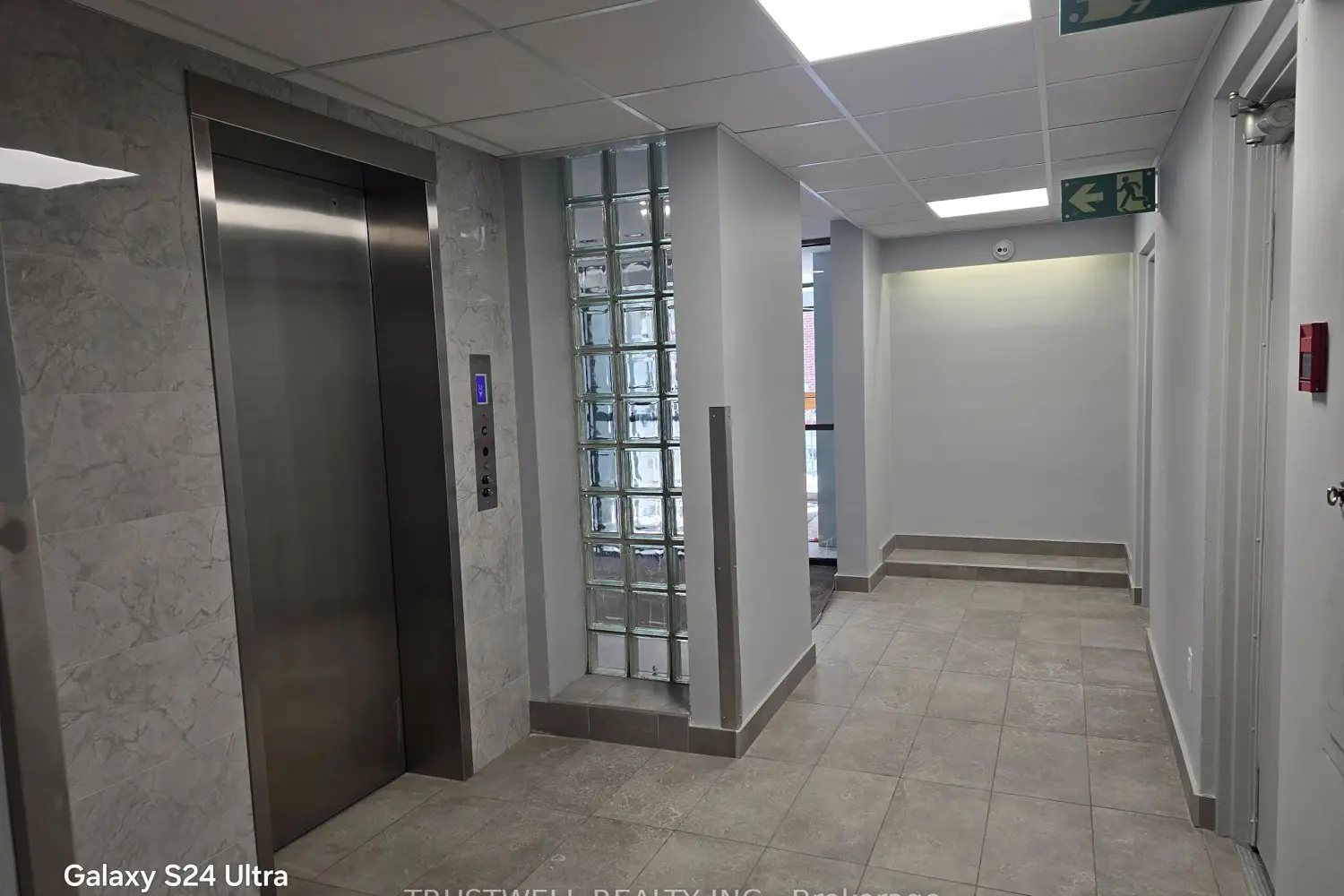 Additional image 3 of 4064 Lawrence Avenue 513