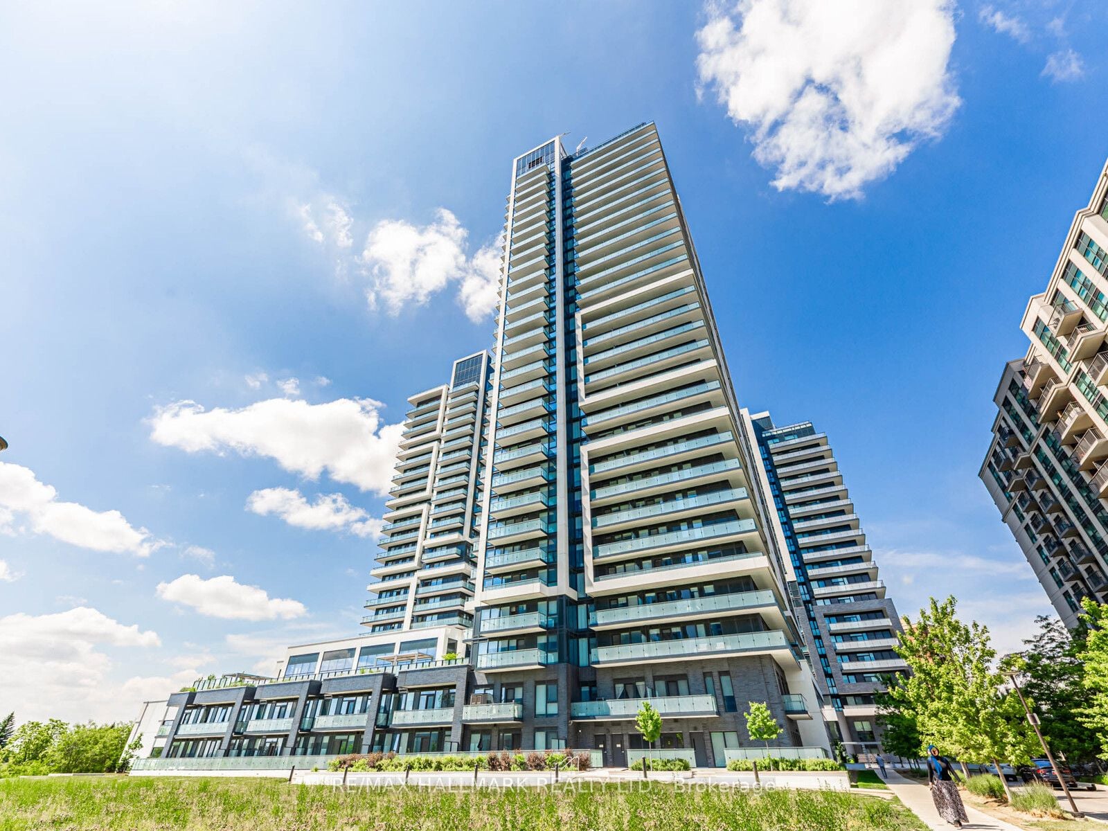 Additional image 2 of 404-105 Oneida Crescent, Richmond Hill, ON, L4B 0H6