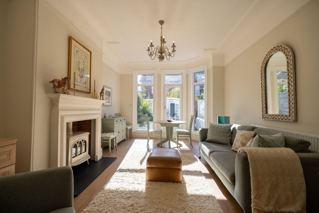 Additional image 5 of 2 bed flat for saleMostyn Avenue, West Kirby CH48