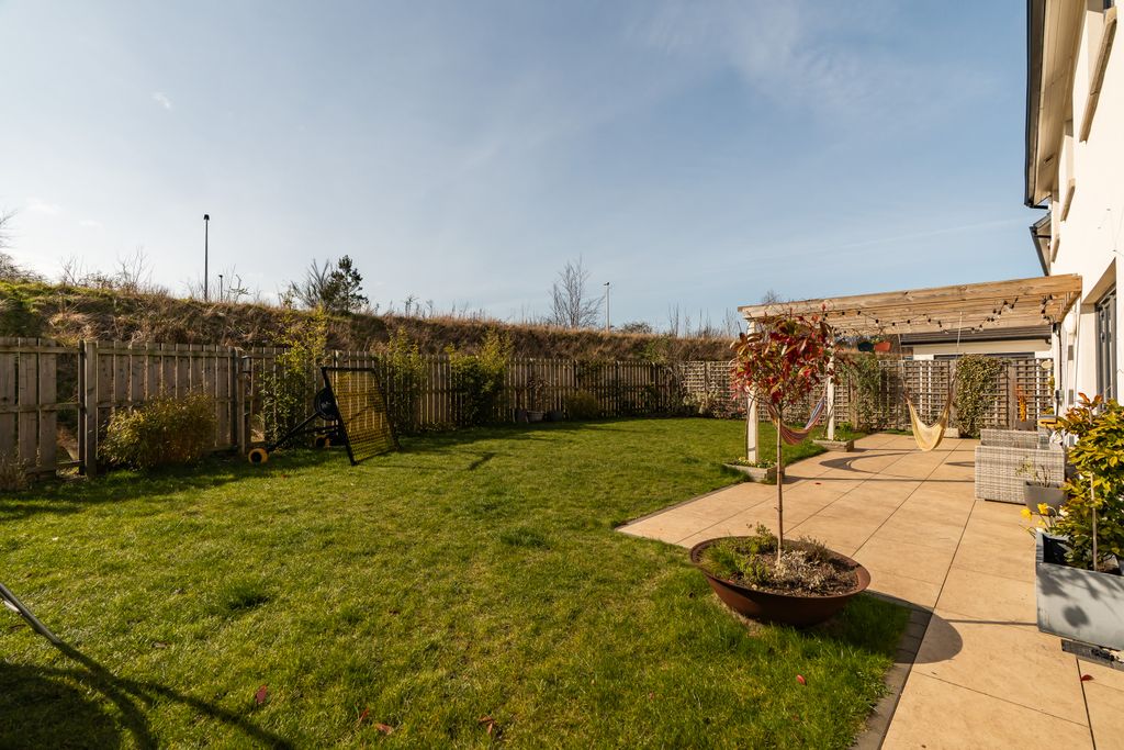 Additional image 15 of 5 bed villa for sale9 Viscount Drive, Dalkeith EH22