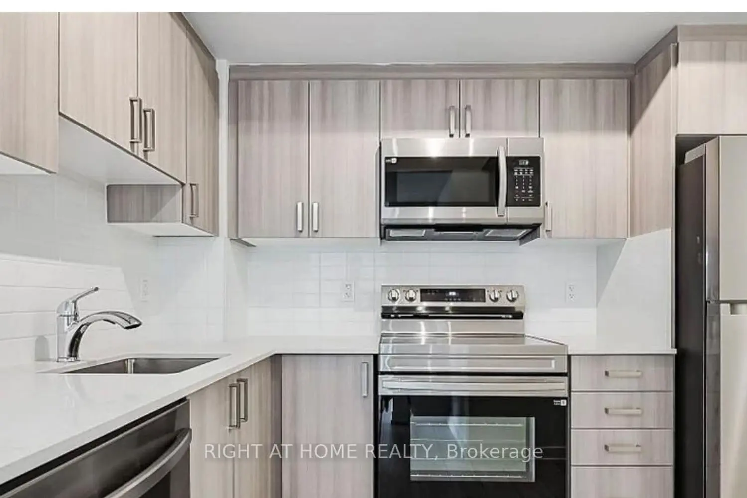 Additional image 3 of 556 Marlee Avenue 521