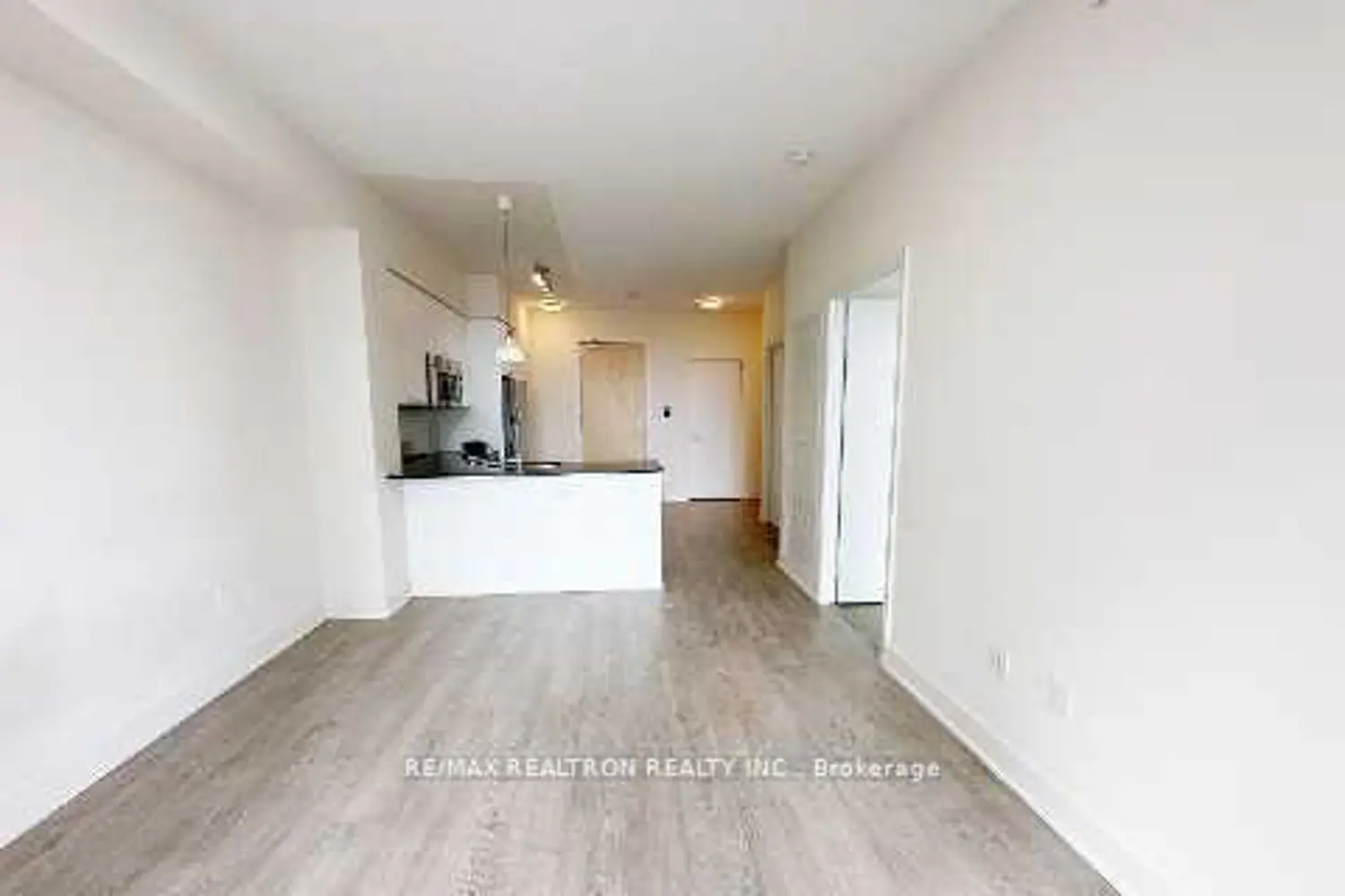 Additional image 8 of 30 Roehampton Avenue 1501