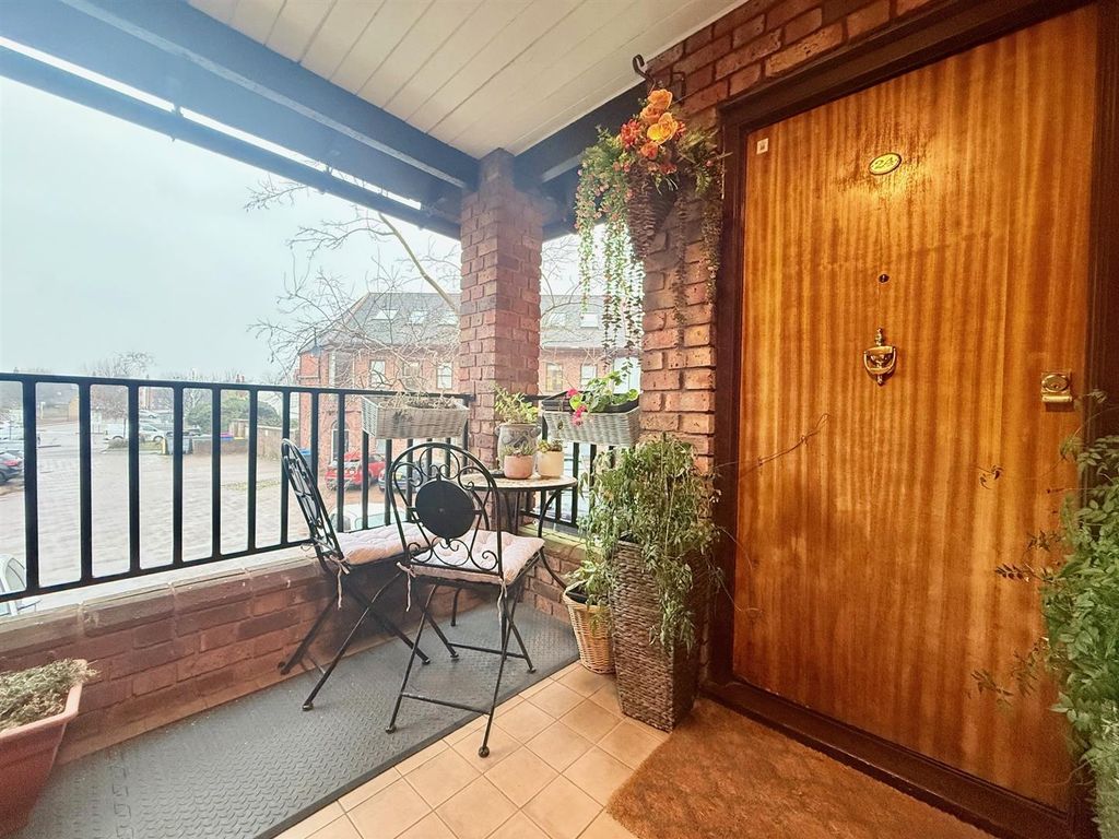 Additional image 3 of 1 bed property for saleQuaker Lane, Waltham Abbey EN9
