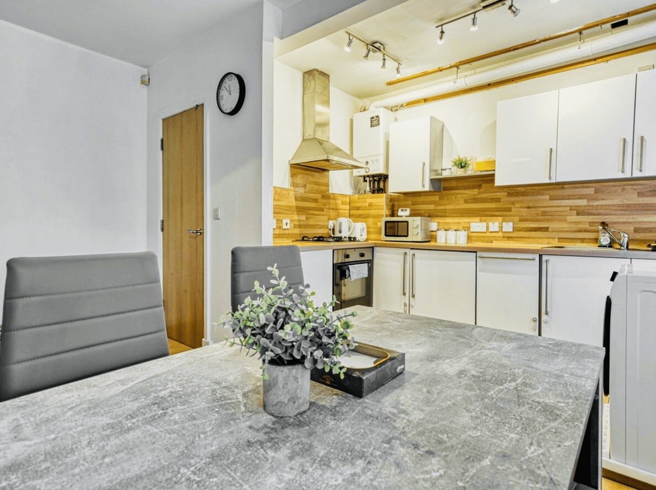 Additional image 14 of 2 Bed Flat, Dickenson Road, M14, N1 7GU
