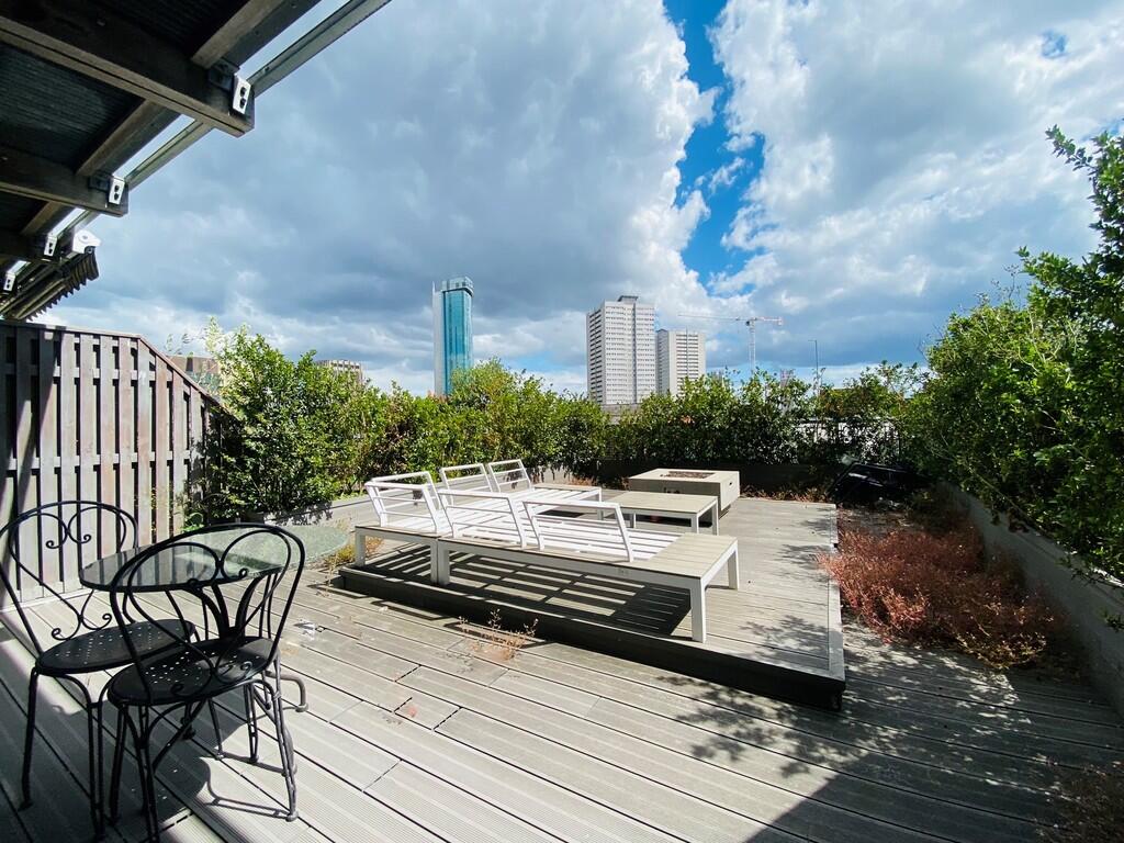 Royal Arch Apartments, The Mailbox, Wharfside Street, Birmingham