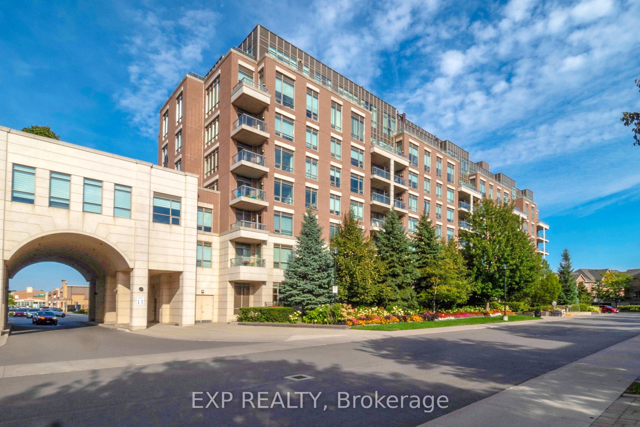 Additional image 2 of 201-2470 Prince Michael Drive, Oakville, ON, L6H 0G9