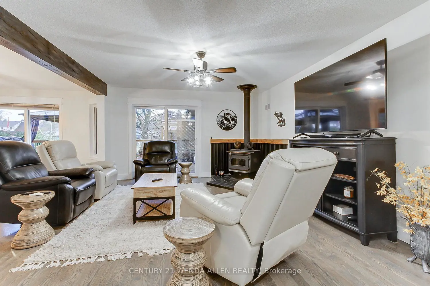 24 Maple Grove Road photo 5