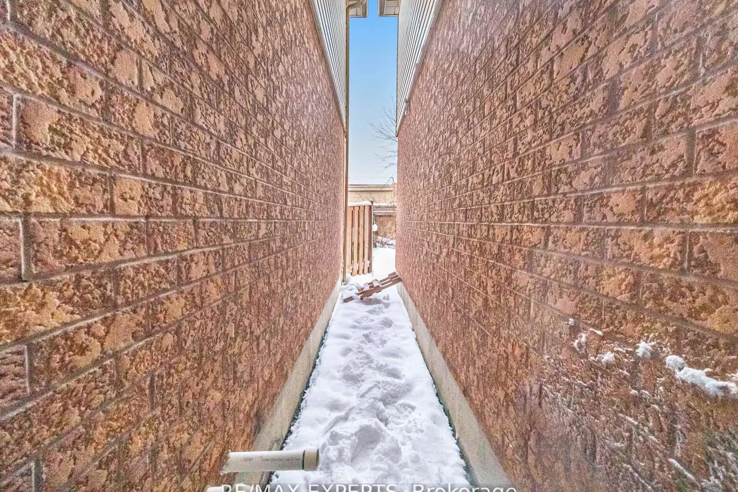 Additional image 18 of 70 Twin Pines Crescent