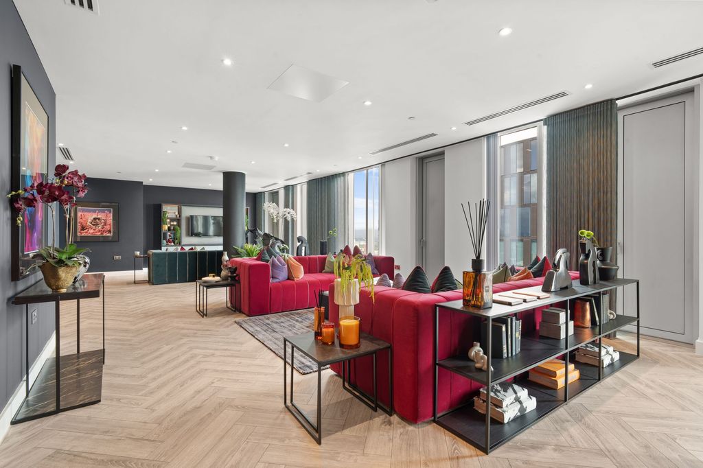 3 bed flat for saleThe Penthouse At The Blade, Deansgate, Manchester M15