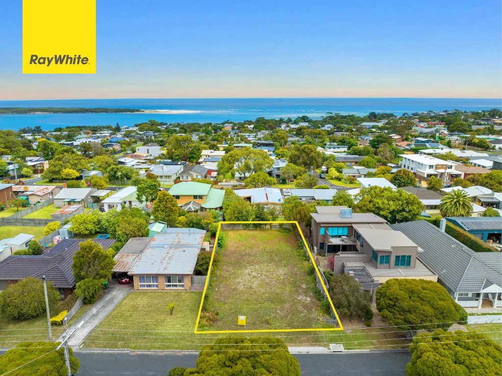12 Kenneth Street, Inverloch VIC 3996
