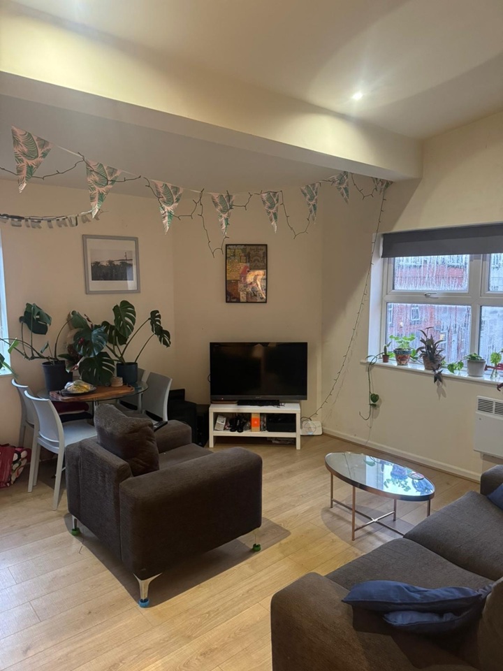 Additional image 2 of 2 Bed Flat, Highbury Court, LS6, N1 7GU