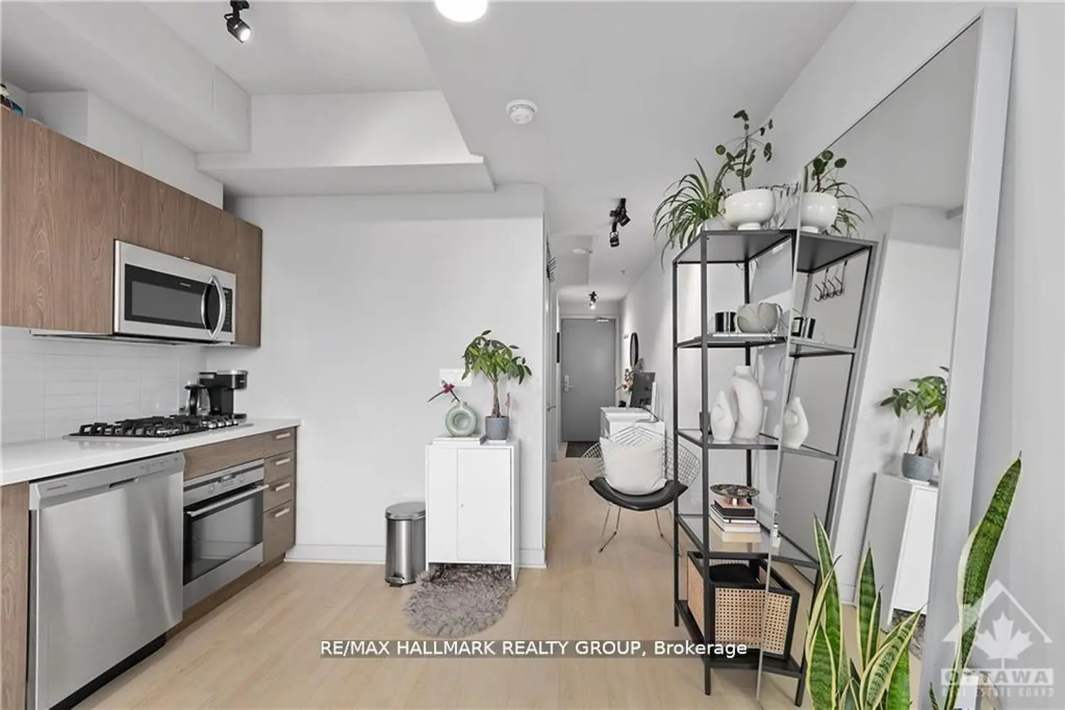 Additional image 9 of 203 Catherine Street 707