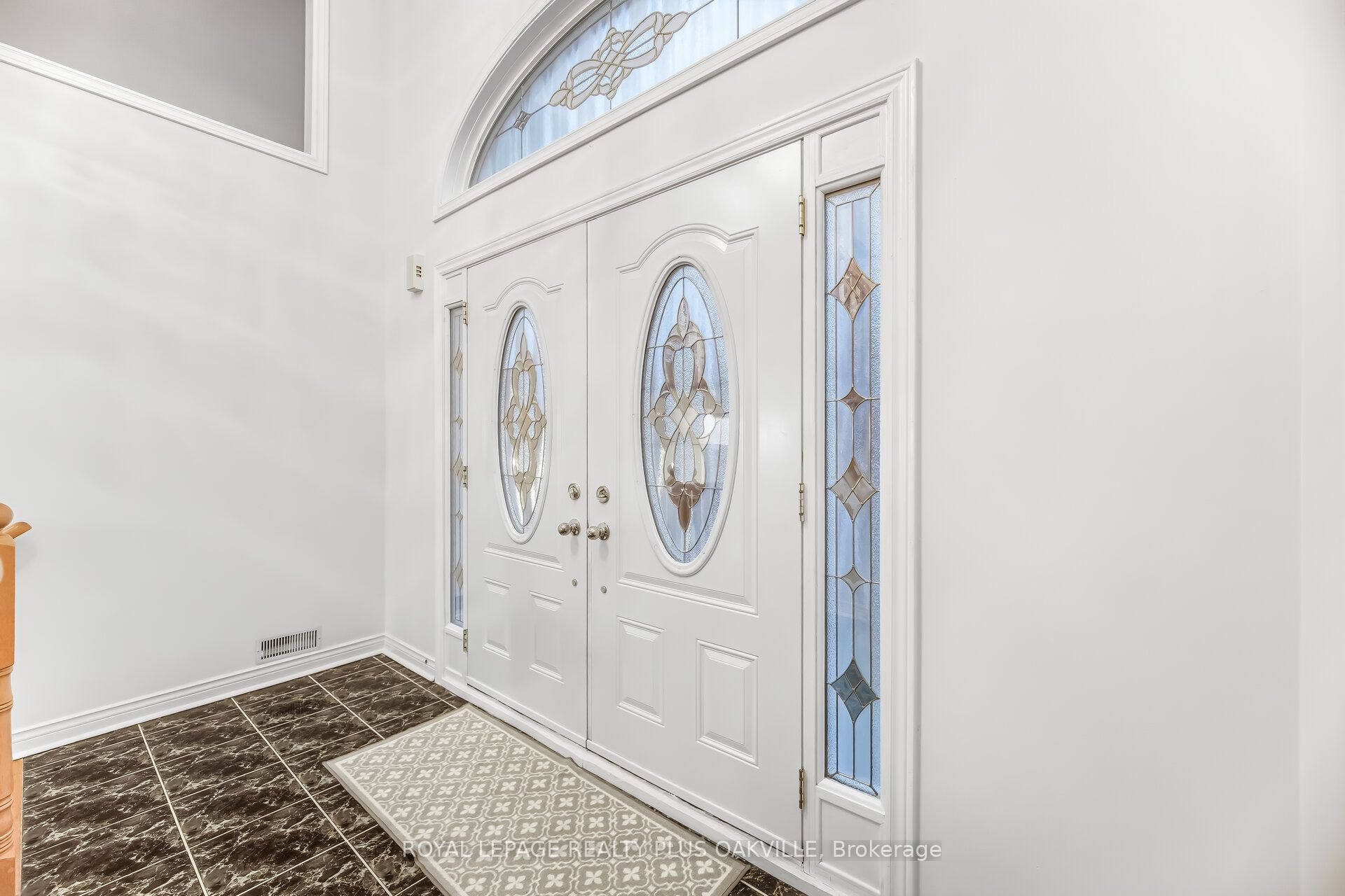 Additional image 4 of 3395 Trelawny Circle, Mississauga, ON, L5N 6N6