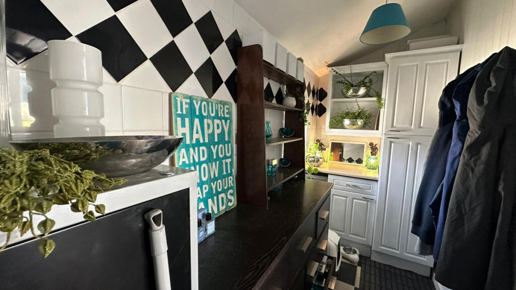 Additional image 13 of Cross Slacks, Banff, AB45