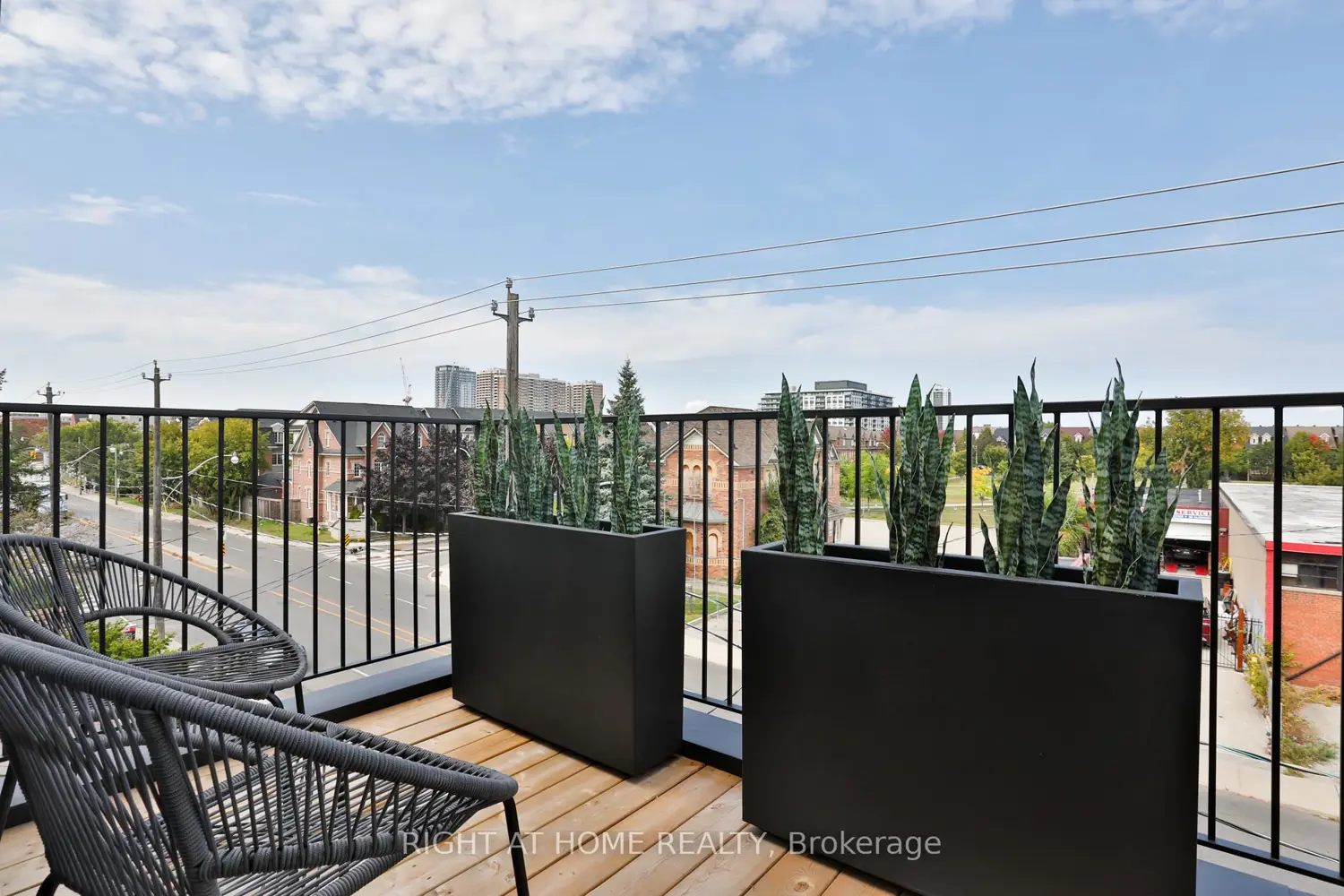 Additional image 15 of 2343 Gerrard Street Sky