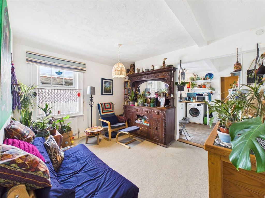 1 bed flat for saleBurn View, Bude, Cornwall EX23 photo 2
