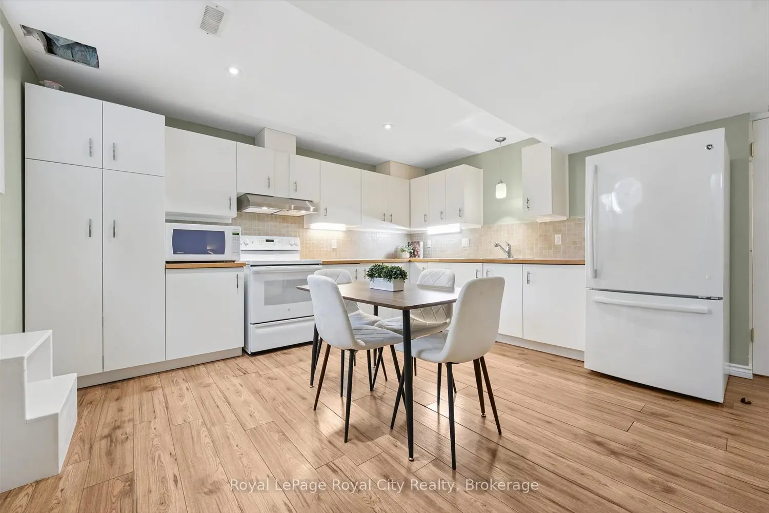 Additional image 14 of 60A Eastview Road