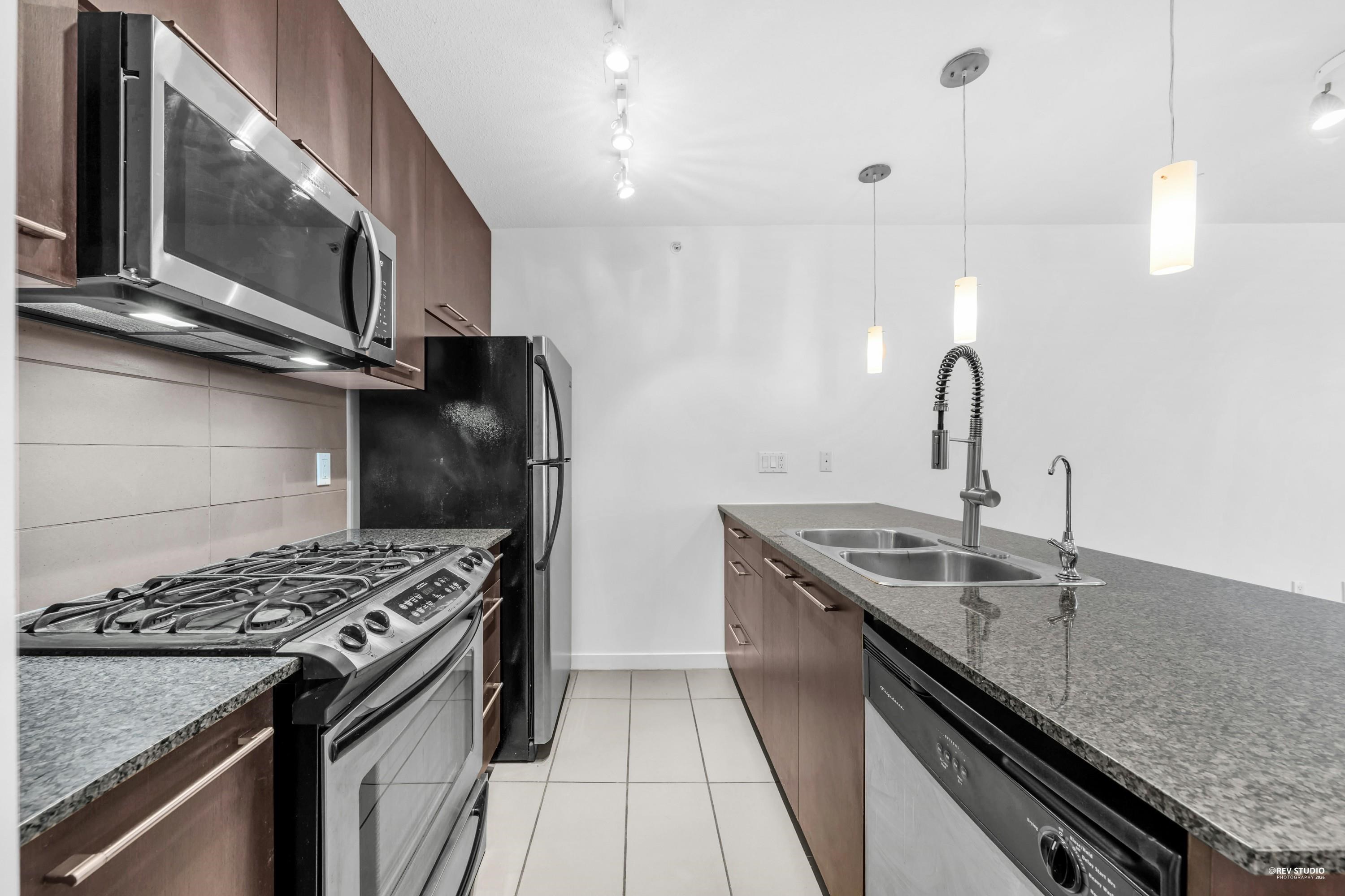 Additional image 4 of 1008-2979 Glen Drive, Coquitlam, BC, V3B 0B2