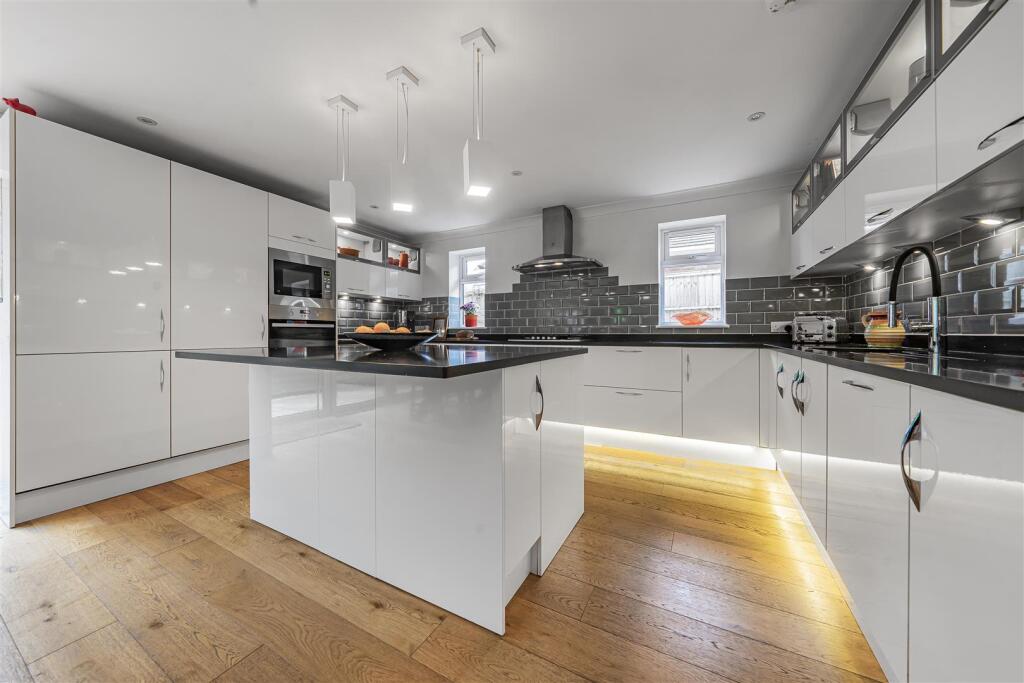 Additional image 11 of Hazel Road, Park Street, St. Albans