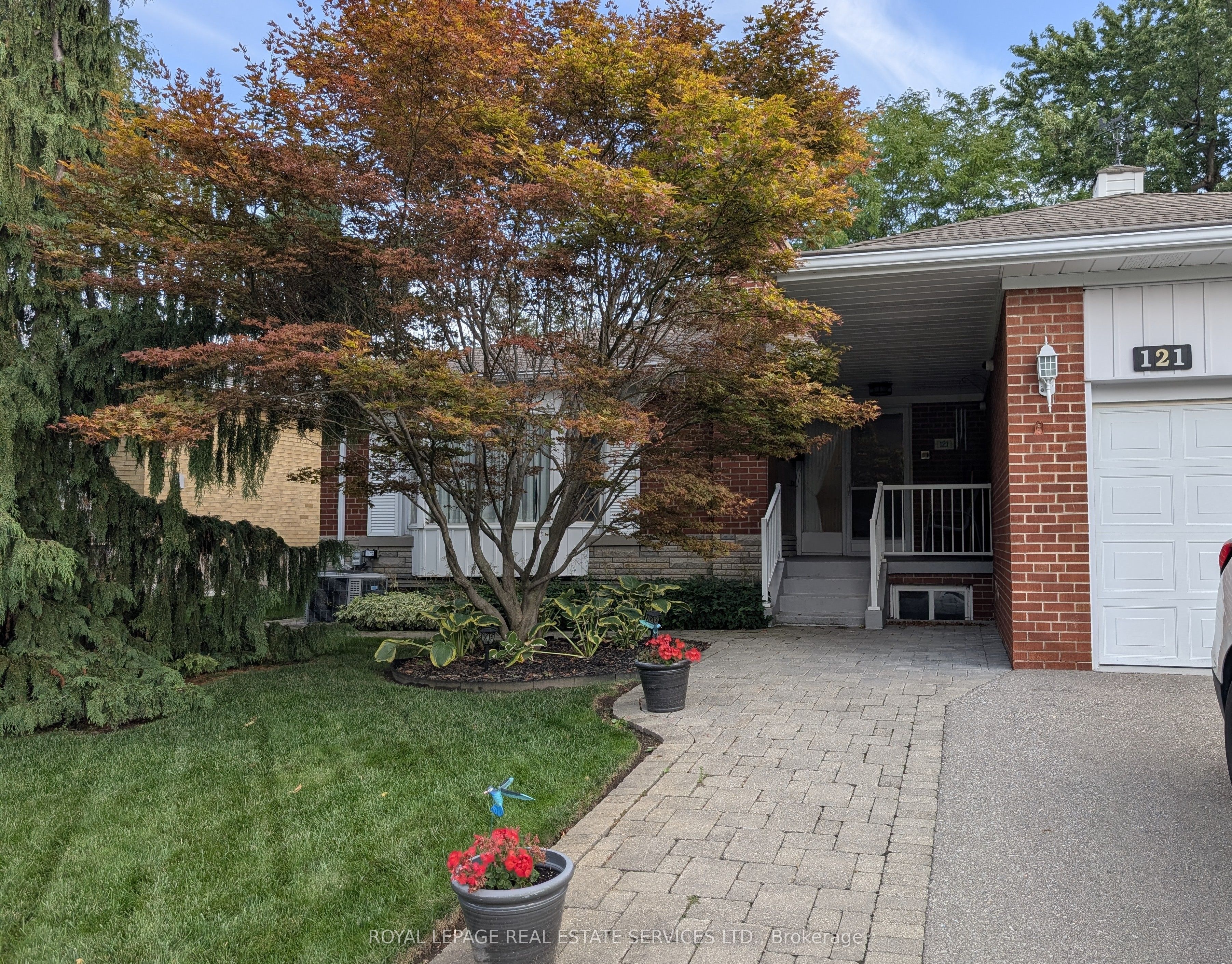 121 Elvaston Drive, Toronto, ON, M4A 1N8