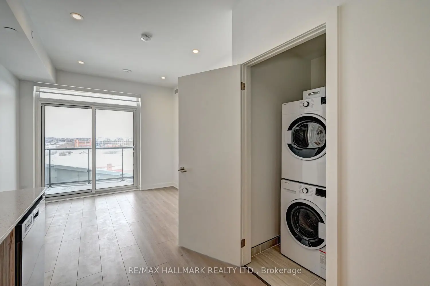 Additional image 8 of 25 Wellington Street 705