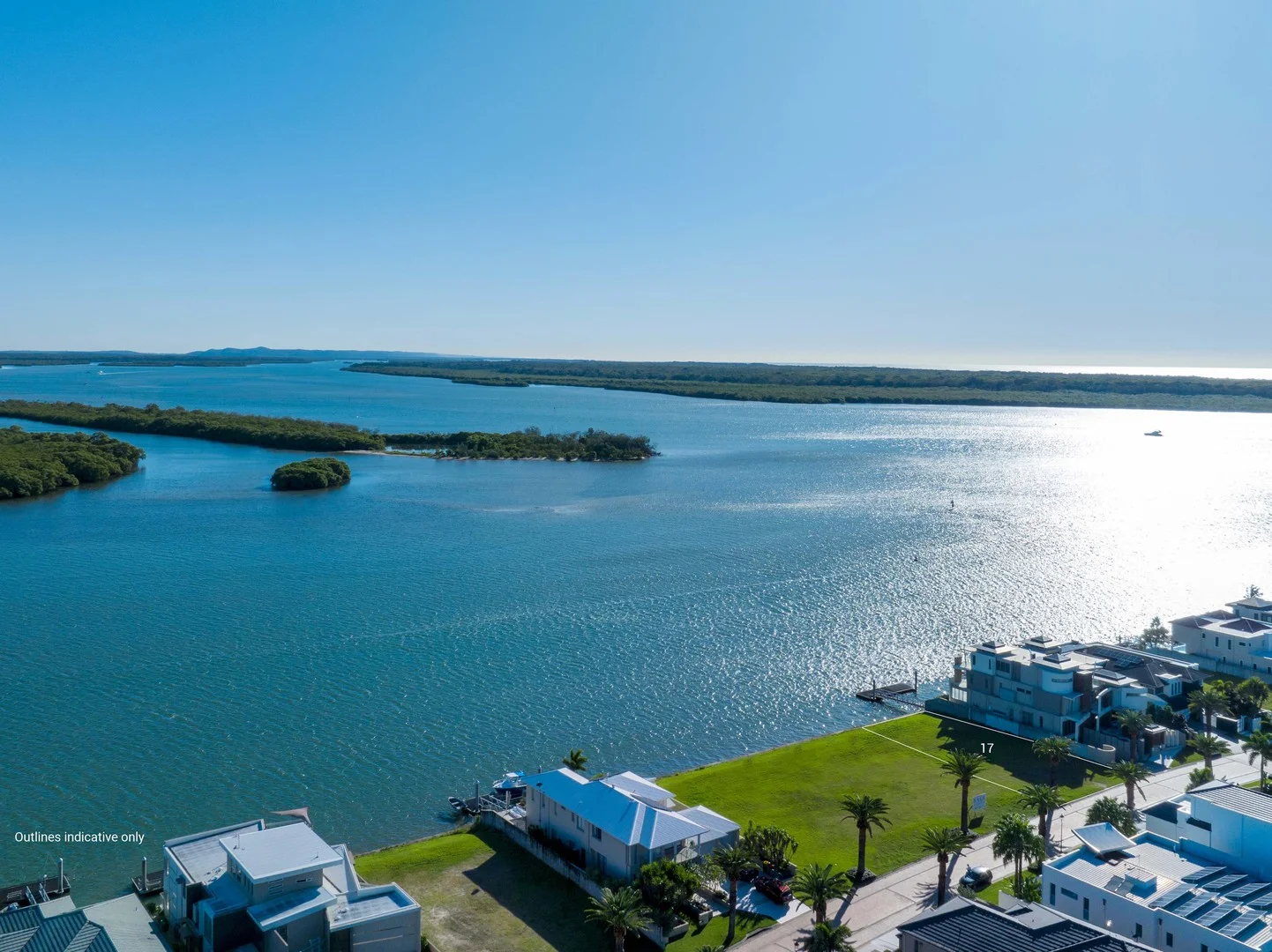 17 Knightsbridge Parade, Sovereign Islands QLD 4216