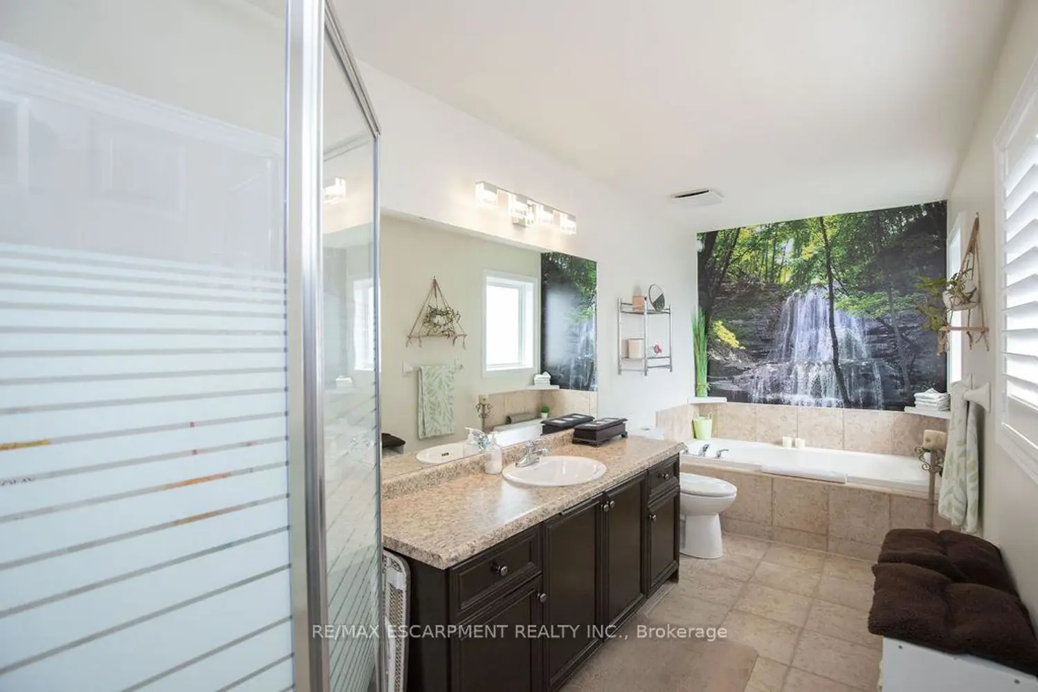 Additional image 14 of 15 Meadowbank Drive